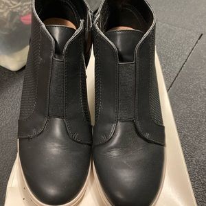 Ankle Sneakers with Heel